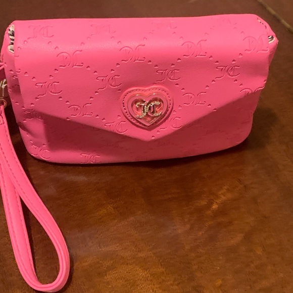 Juicy Couture Handbags - 🎉SALE🎉 NEW Juicy Couture “Only You and Me” Mini Pink Wristlet